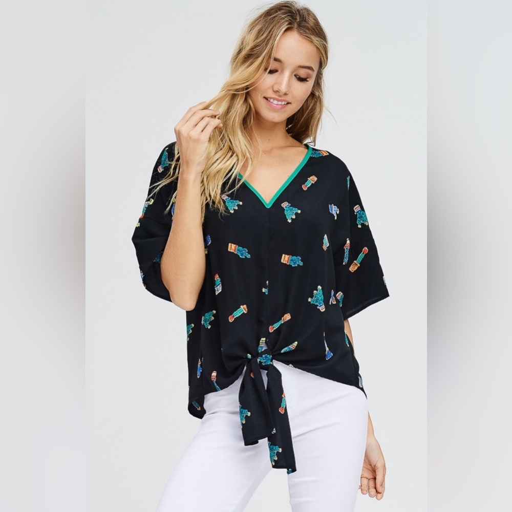 NWT White Birch Plant Print Button Tie Knot Short Sleeve Top, Black/Green Multi - Picture 2 of 3